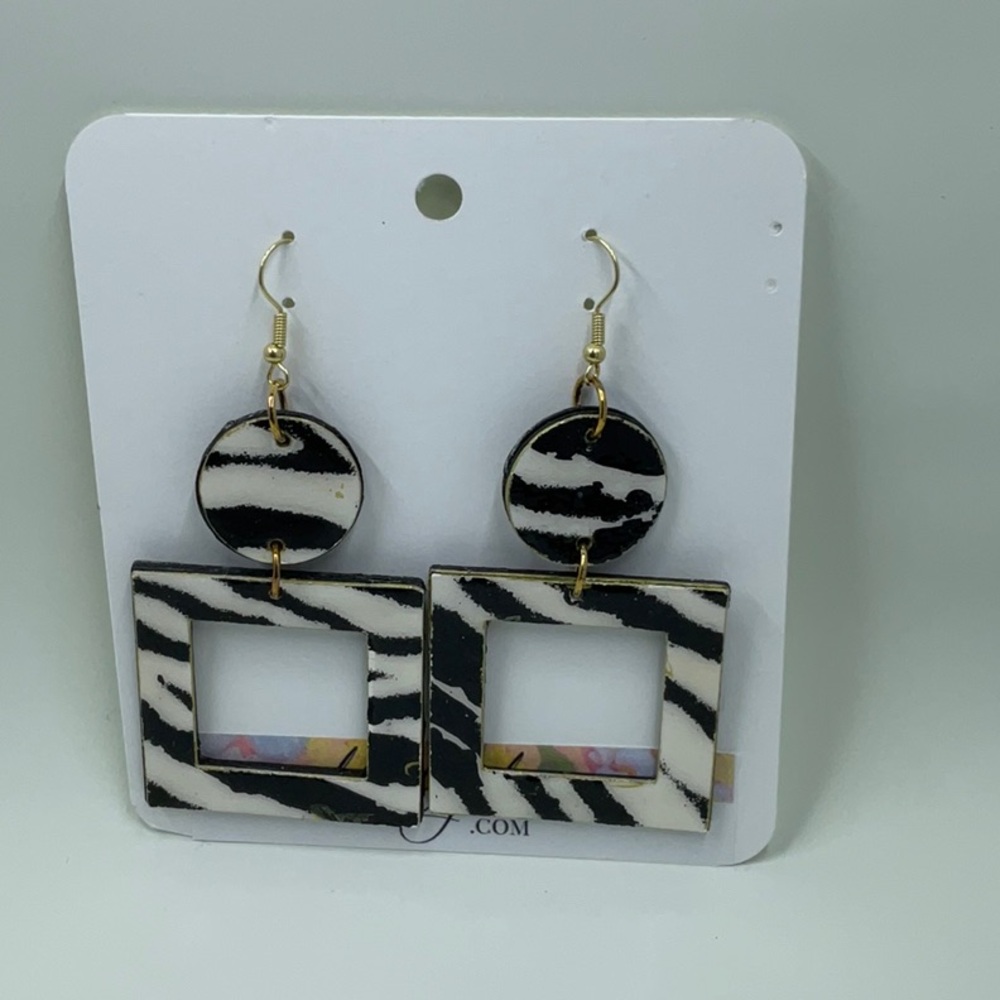 Hand Crafted Black and White Square Zebra Animal Print Statement Earrings - Picture 3 of 9